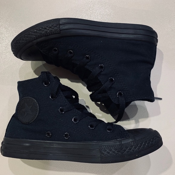 SOLD Converse Chuck Taylor High Tops Kids Sneaker Black - Picture 2 of 8